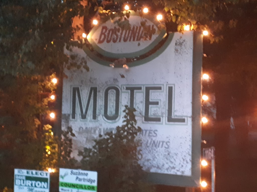 Bostonian Motel | 1164 Dark Lake Rd, Wilberforce, ON K0L 3C0, Canada | Phone: (705) 448-2185