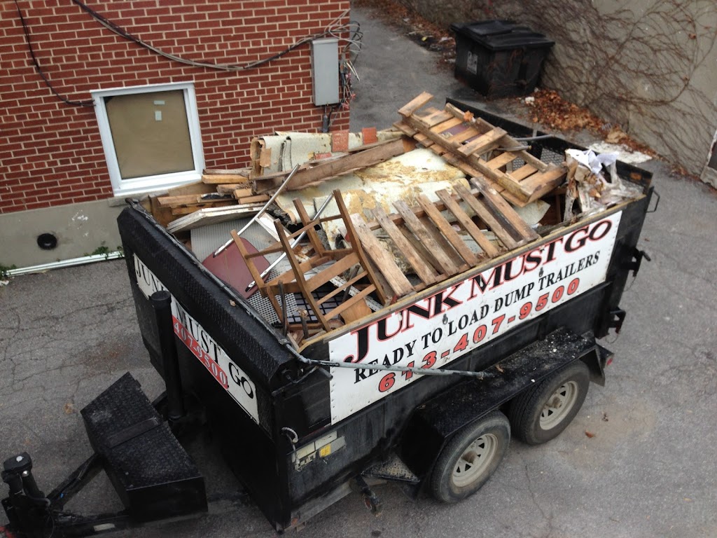 Junk Must Go Easy to load trailers | 3359 Trim Rd, Navan, ON K4B 1N7, Canada | Phone: (613) 407-9500