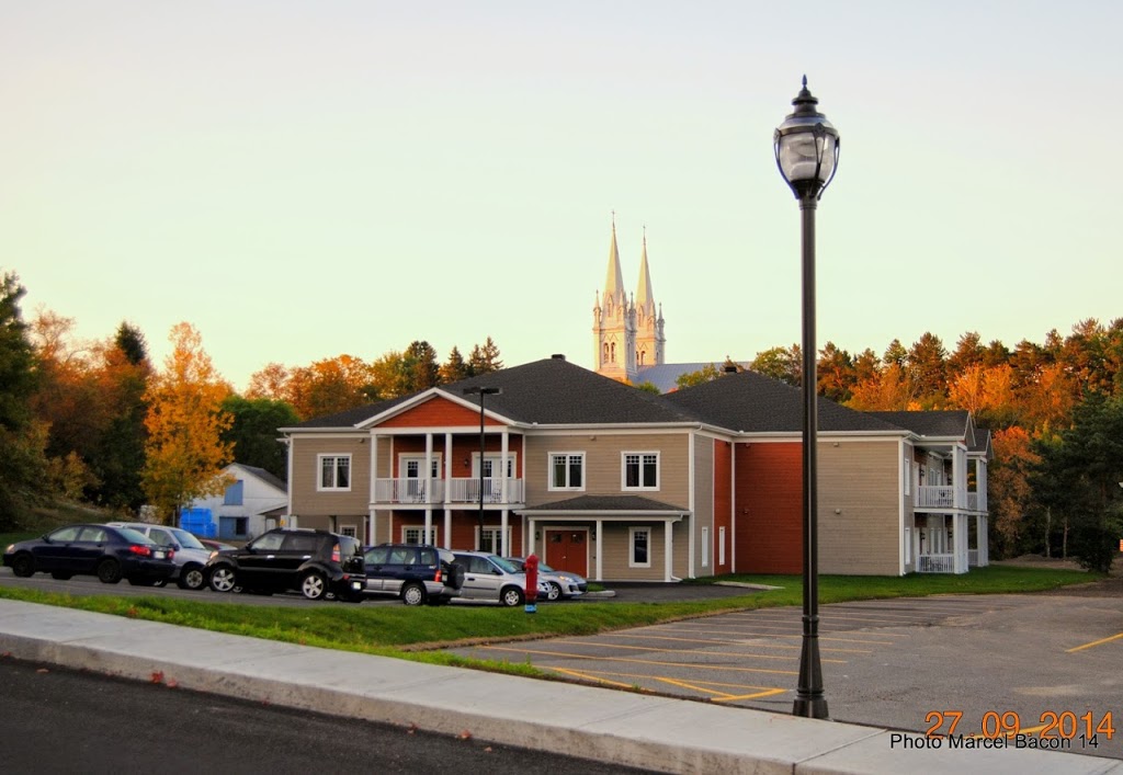 La Villa des Lacs | 105 Rue Lacordaire, Sainte-Thècle, QC G0X 3G0, Canada