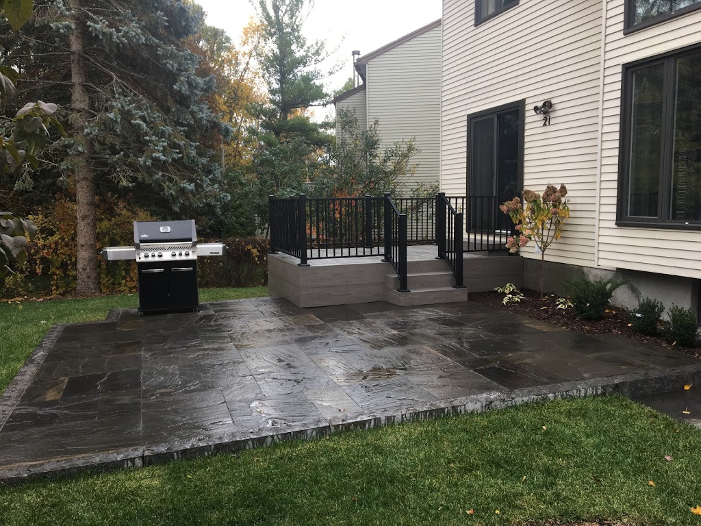 Deluxe Fencing and Decks | 726 Long Point Cir, Gloucester, ON K1T 4E9, Canada | Phone: (613) 862-4275