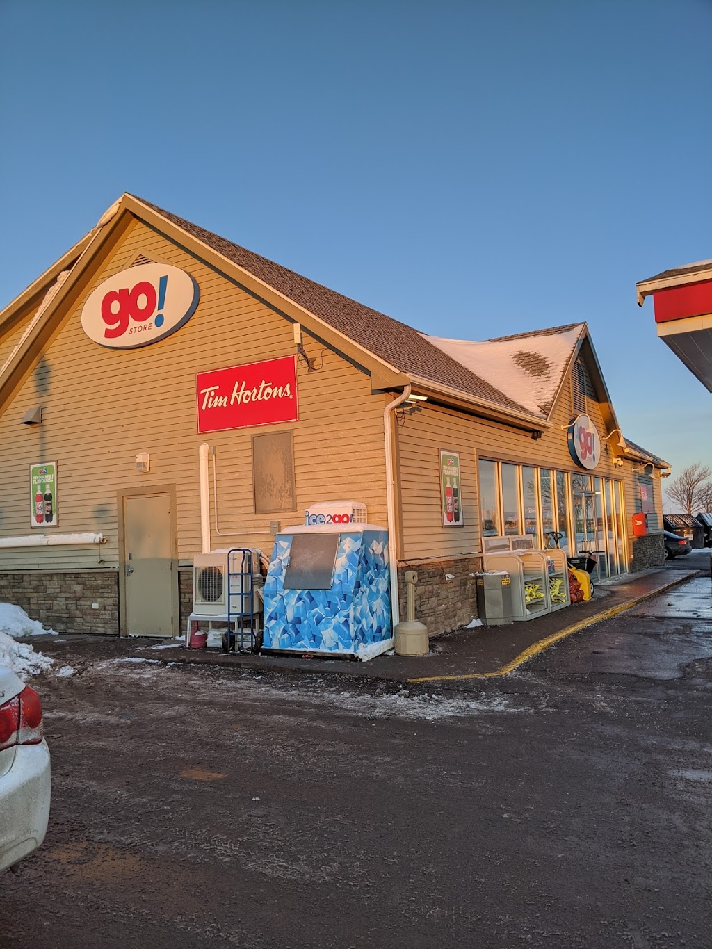 Esso | 141 Abegweit Blvd, Borden-Carleton, PE C0B 1X0, Canada | Phone: (902) 437-2600