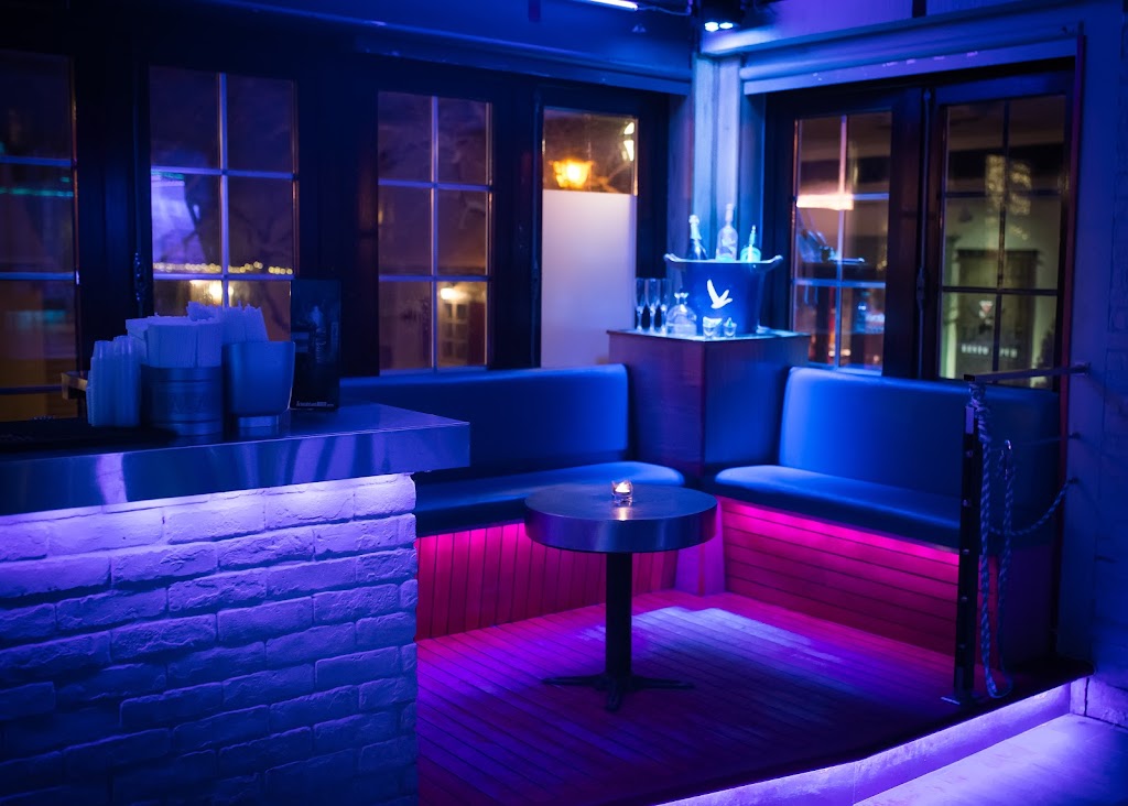 Central Tapas & Nightclub Mont-Tremblant | 119 Chem. de Kandahar, Mont-Tremblant, QC J8E 1T1, Canada | Phone: (819) 681-4554