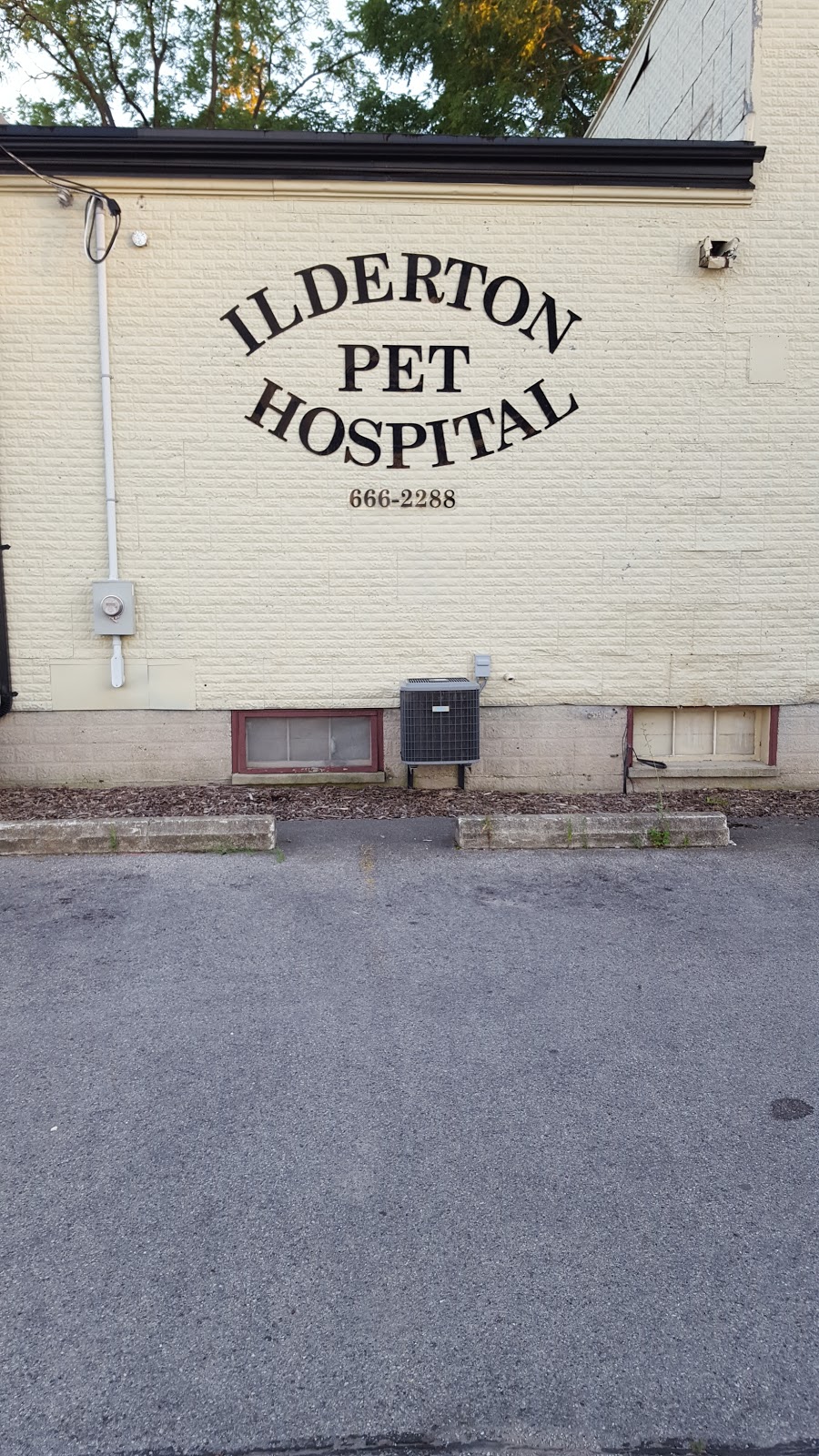 Ilderton Pet Hospital | 125 King St, Ilderton, ON N0M 2A0, Canada | Phone: (519) 666-2288