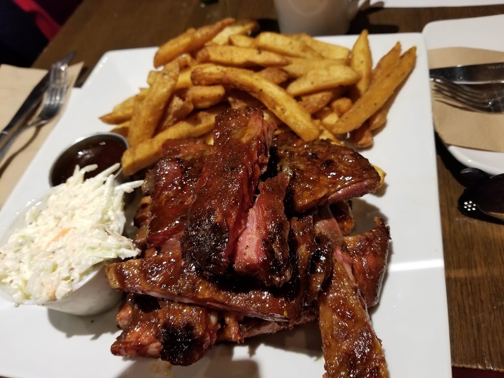 Robbies Smokehouse & Burger Bar | 1569 QC-138, Kahnawake, QC J0L 1B0, Canada | Phone: (450) 632-5050