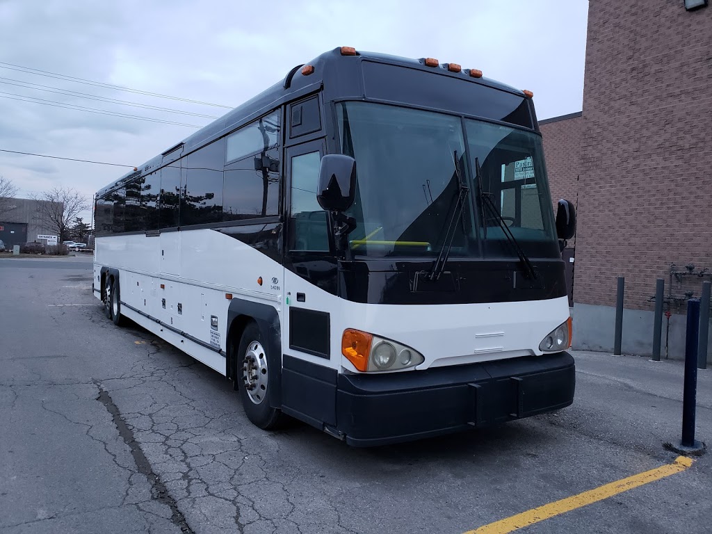 Kitchener Limo & Party Bus Rentals | 123 Pondcliffe Dr, Kitchener, ON N2R 0M4, Canada | Phone: (519) 900-4262