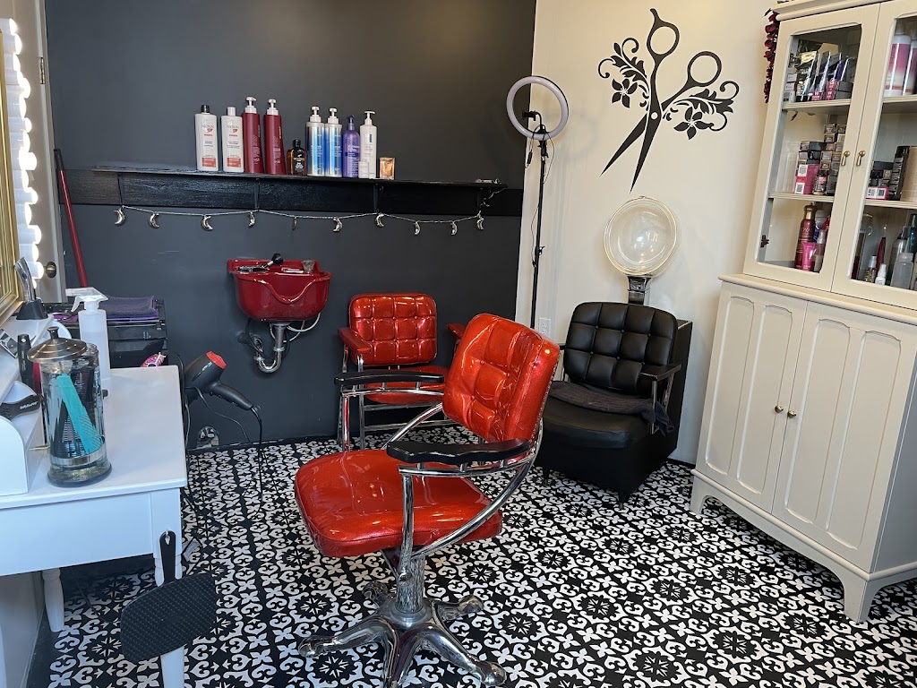 Clipitz Hair Salon | 301 Butte Pl, Stavely, AB T0L 1Z0, Canada | Phone: (403) 489-8522