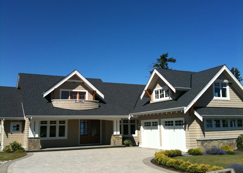 Beach Front Gutters | 210 Valdez Ave, Qualicum Beach, BC V9K 1R8, Canada | Phone: (250) 954-7941