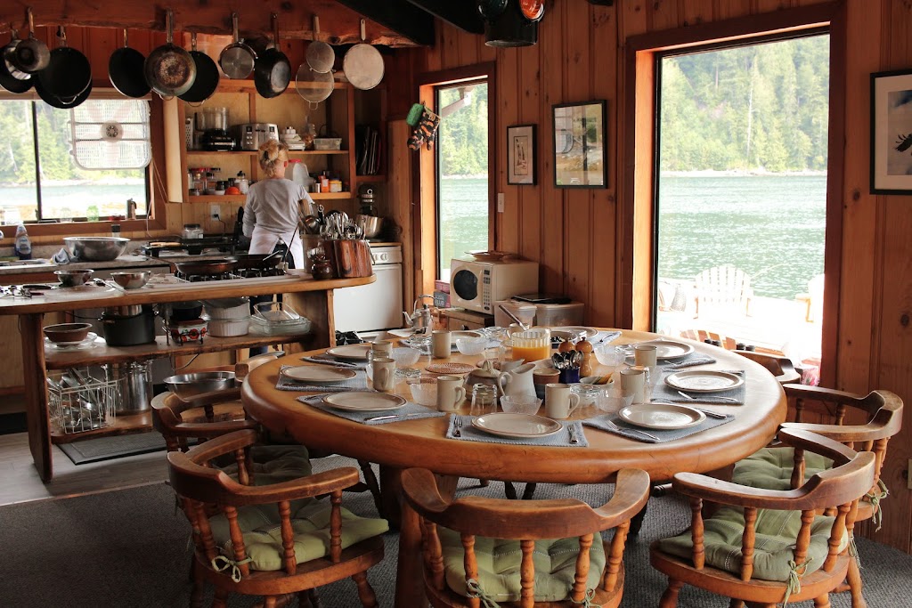 Coastal Springs Float Lodge | 555 Kinnikinik Rd, Comox, BC V9M 3V8, Canada | Phone: (250) 339-4783