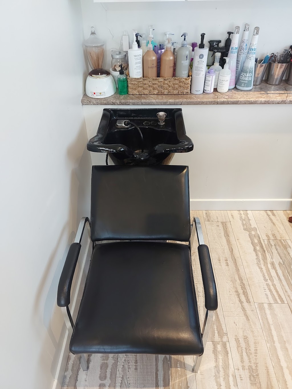 Hairline | 155 Friesen Ave, Steinbach, MB R5G 0T5, Canada | Phone: (204) 326-1138