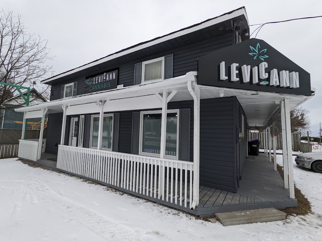 Levicann Cannabis Dispensary Innisfil | 5417 Yonge St Unit 1, Gilford, ON L0L 1R0, Canada | Phone: (905) 775-9420