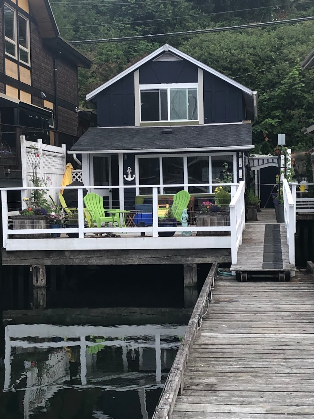 The Mermaid Cottage in Cowichan Bay | 1783 Cowichan Bay Rd, Cowichan Bay, BC V0R 1N0, Canada | Phone: (604) 612-2255