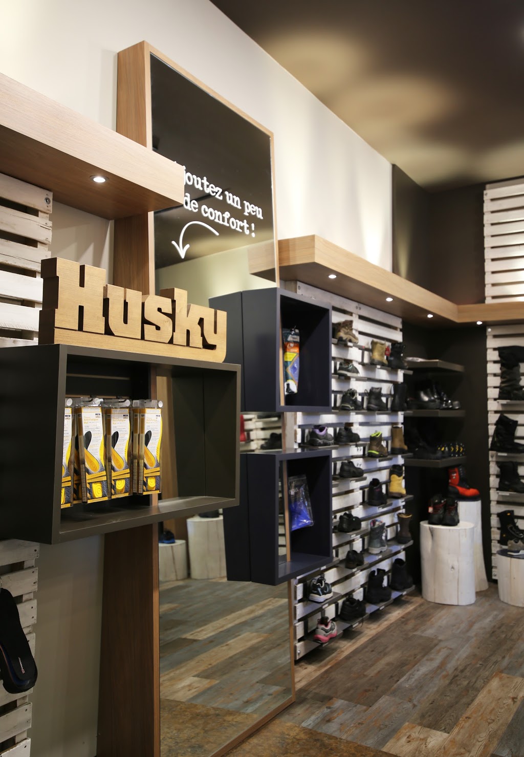 La Boutique HUSKY- Chaussures et vêtements de travail | 720 Boulevard de lIndustrie, Saint-Paul, QC J0K 3E0, Canada | Phone: (450) 756-4472