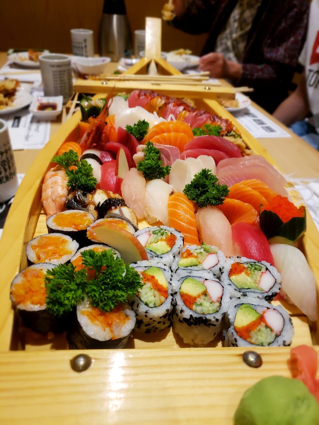 Mi-Ne Sushi | 125 Pedersen Dr unit #2, Aurora, ON L4G 7R2, Canada | Phone: (905) 503-6463