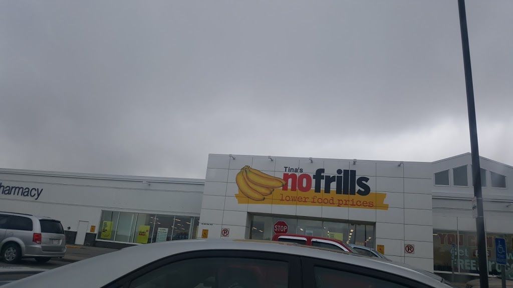 Tinas No Frills | 900 Pine Rd #101, Strathmore, AB T1P 1C1, Canada | Phone: (866) 987-6453