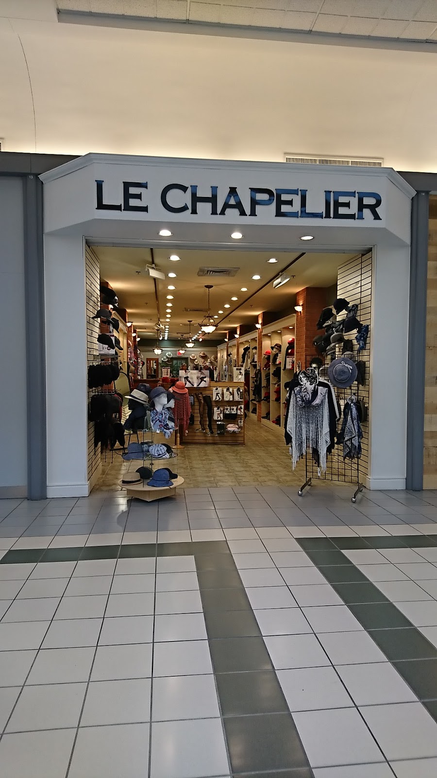 Le Chapelier | 755 Boulevard René-Lévesque, Drummondville, QC J2C 6Y7, Canada | Phone: (819) 870-2212