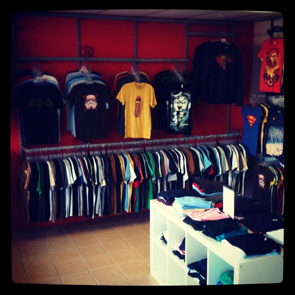 Redfoxtees Axin | 5060 Rue Saint-Roch Sud, Drummondville, QC J2E 1A2, Canada | Phone: (819) 445-7369