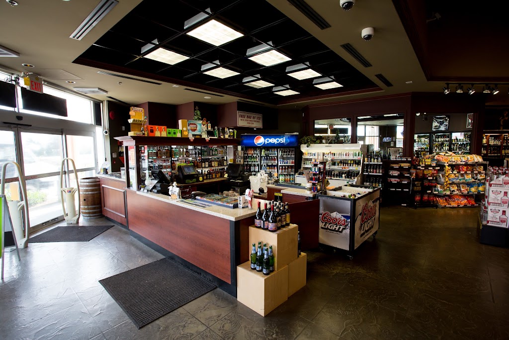 Queensborough Landing Liquor Store | T -140, 805 Boyd St, New Westminster, BC V3M 5X2, Canada | Phone: (604) 521-3733