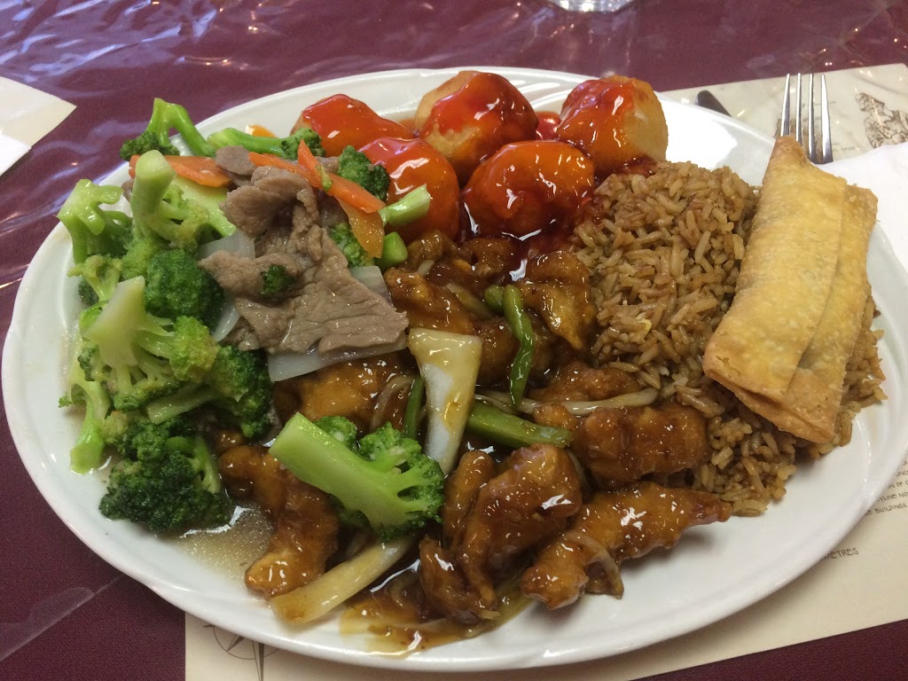 Fung Wah Restaurant Ltd | 3665 Dutch Village Rd, Halifax, NS B3N 2T1, Canada | Phone: (902) 455-3366