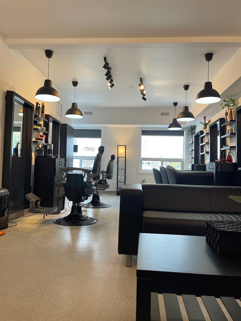 T&T Hair Salon | 3058 Hurontario St, Mississauga, ON L5B 1N7, Canada | Phone: (905) 848-3005