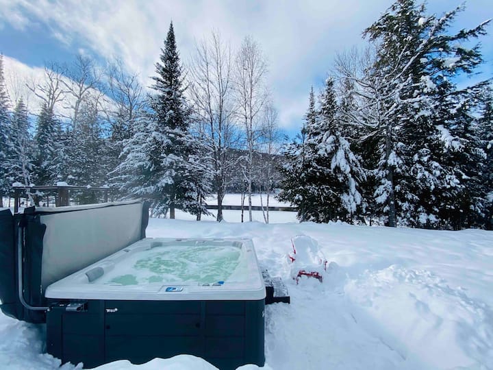 Chalet Champagne | 326 Chem. du Lac Brochet, Labelle, QC J0T 1H0, Canada | Phone: (438) 896-7877