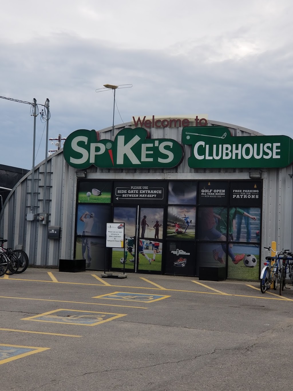 Spikes Clubhouse and Ball Sports Polson Pier | 176 Cherry St, Toronto, ON M5A 1A4, Canada | Phone: (416) 465-4653