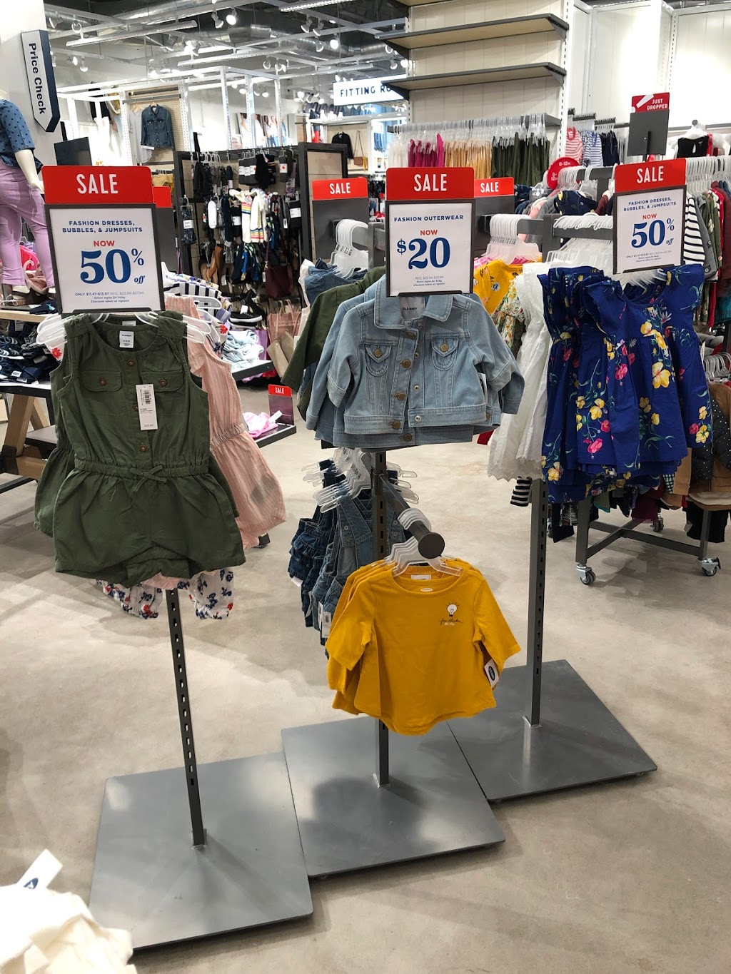 Old Navy Outlet | 34 Hector Gate, Dartmouth, NS B3B 0C2, Canada | Phone: (902) 481-2002