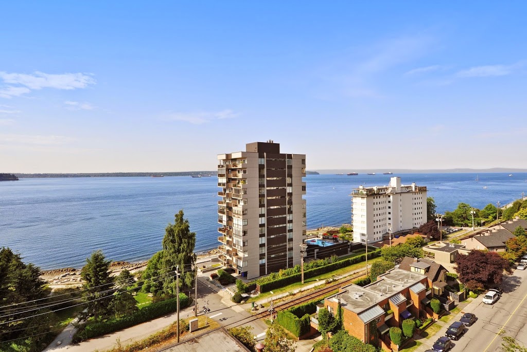 Hollyburn Plaza Rental Apartments | 1775 Bellevue Ave, West Vancouver, BC V7V 1A9, Canada | Phone: (604) 922-4724