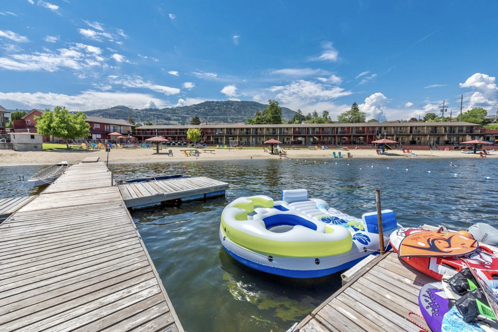 Safari Beach Resort | 5815 Oleander Dr, Osoyoos, BC V0H 1V1, Canada | Phone: (250) 495-7217