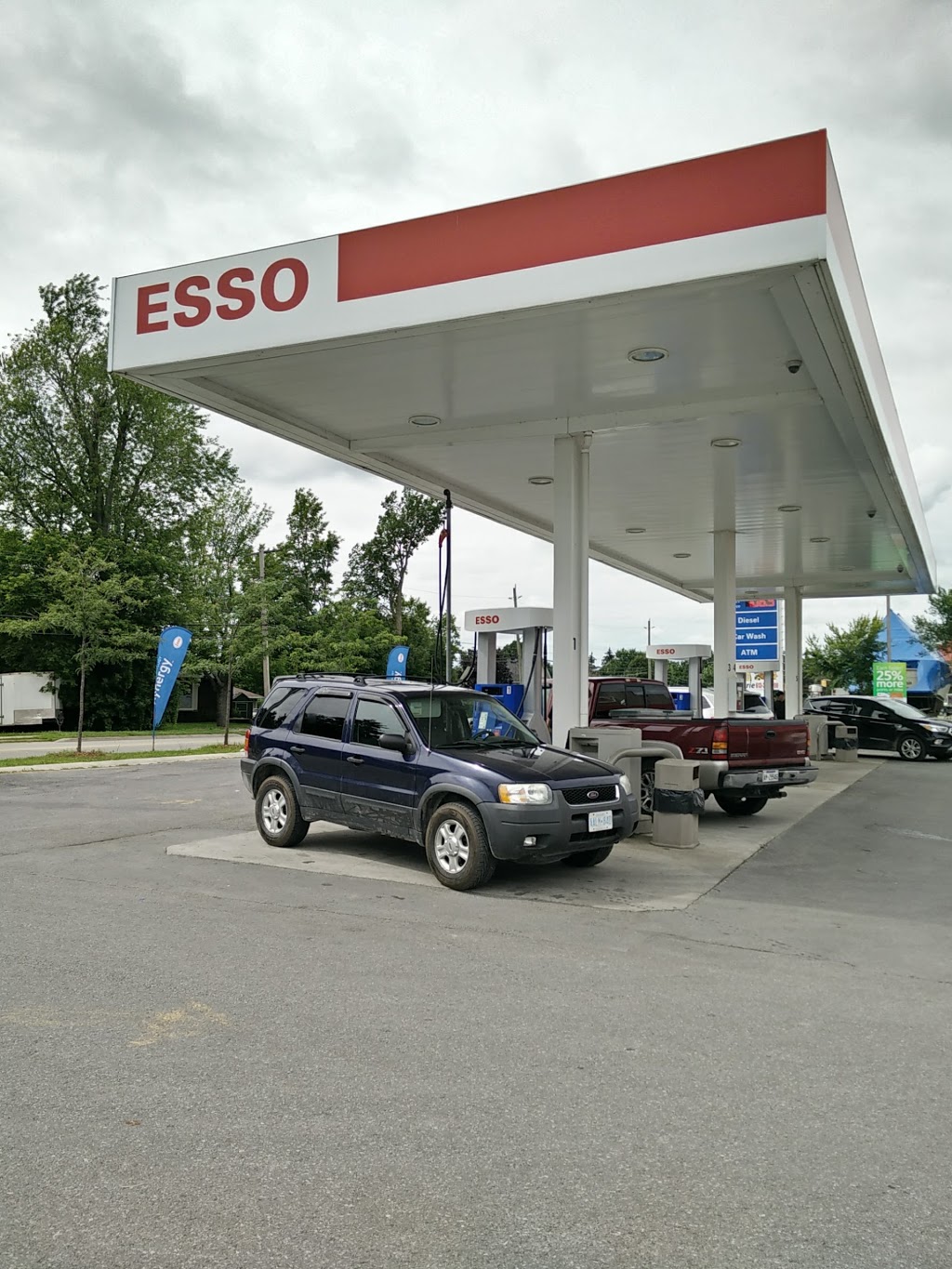 Esso | 675 Stone St N, Gananoque, ON K7G 1G4, Canada | Phone: (613) 382-7700