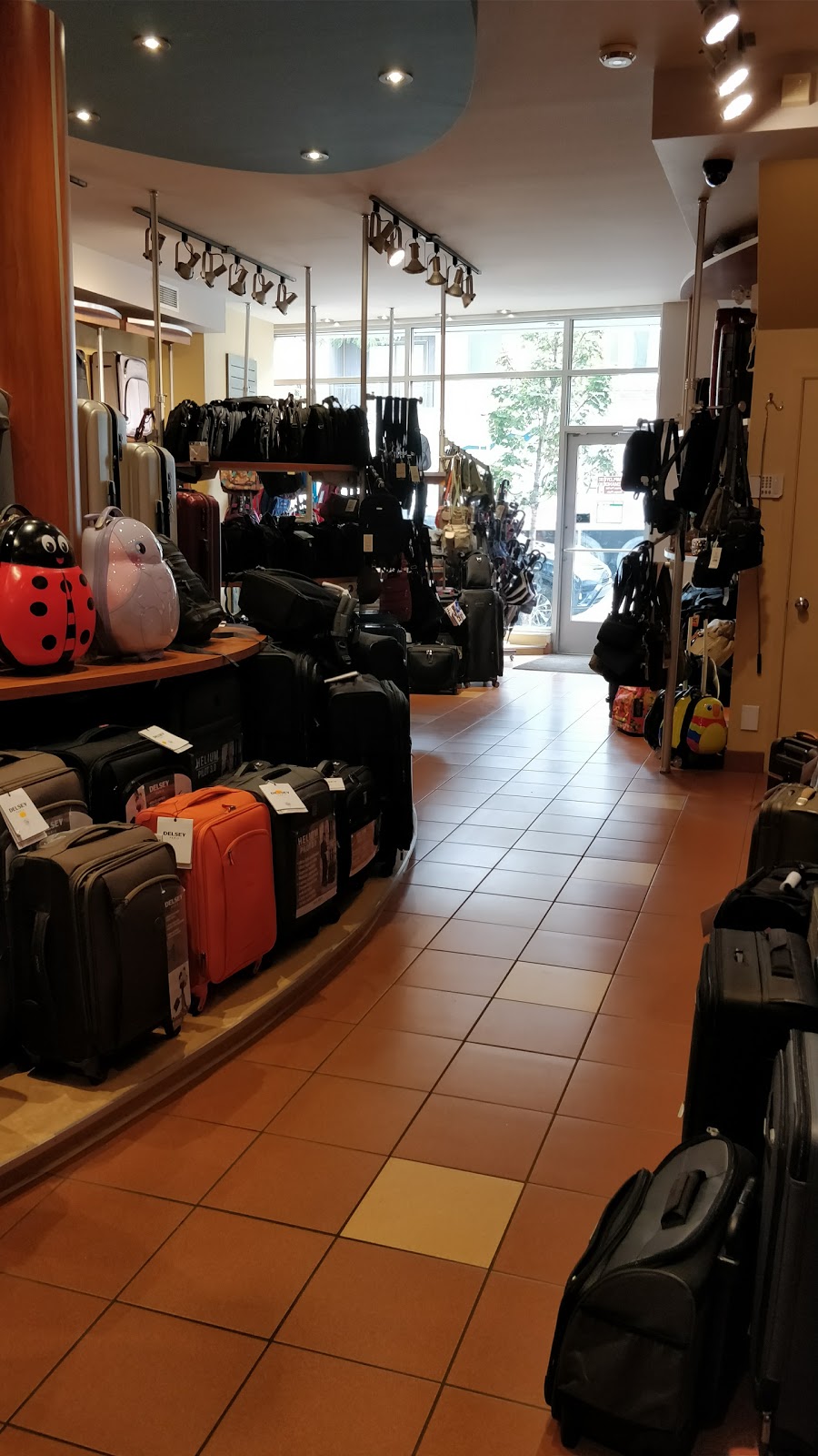 J P Grimard Luggage Manufacturer inc. | 177 Rue Beaubien E, Montréal, QC H2S 1R3, Canada | Phone: (800) 567-9303