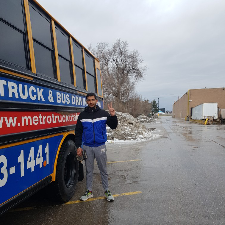 Metro Truck Driving School | 6985 Davand Dr Unit 11, Mississauga, ON L5T 1Y6, Canada | Phone: (905) 673-1441