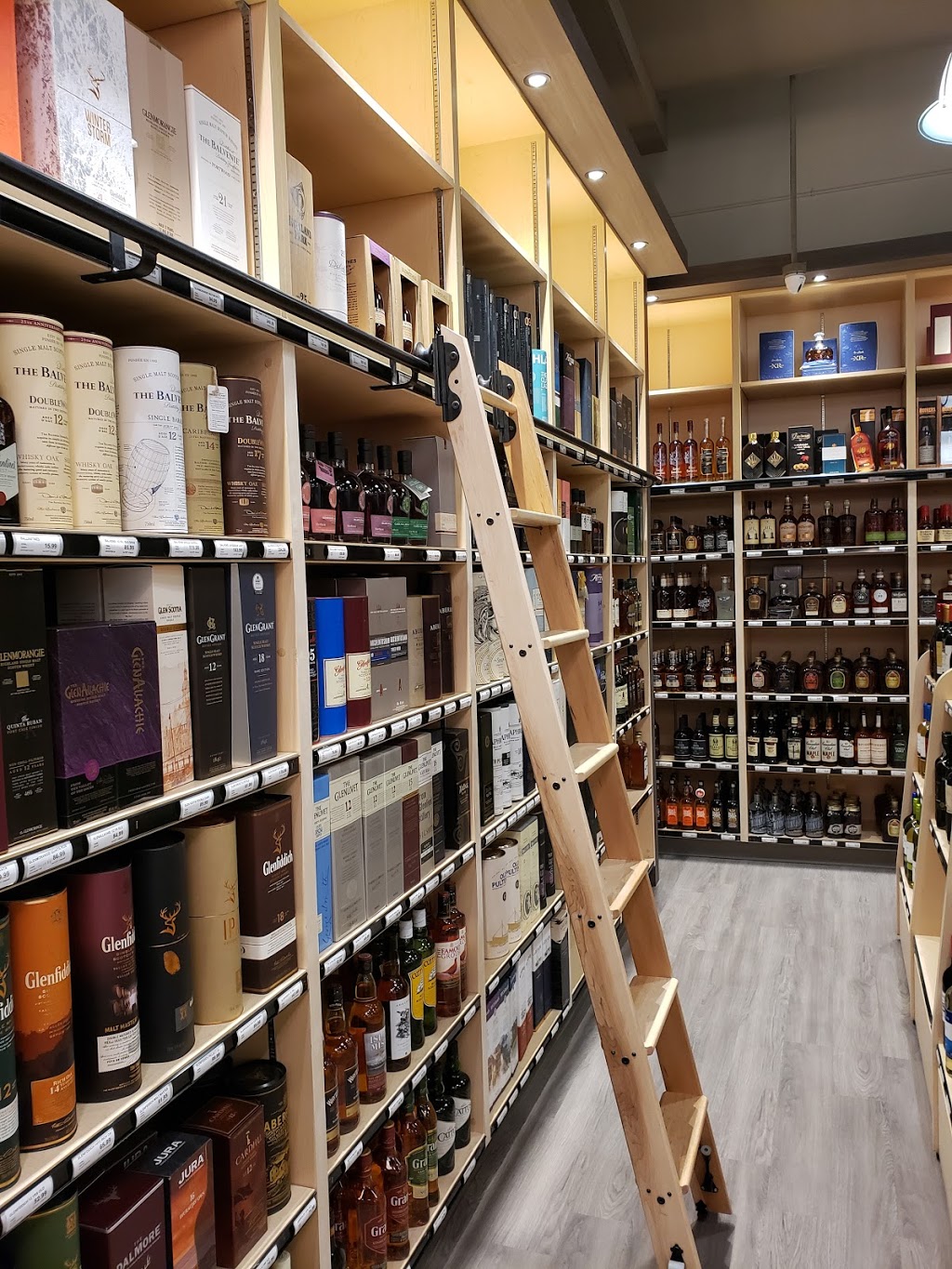 Glenora Fine Wines & Spirits | 14101 West Block Dr NW #190, Edmonton, AB T5N 1L5, Canada | Phone: (780) 447-2909