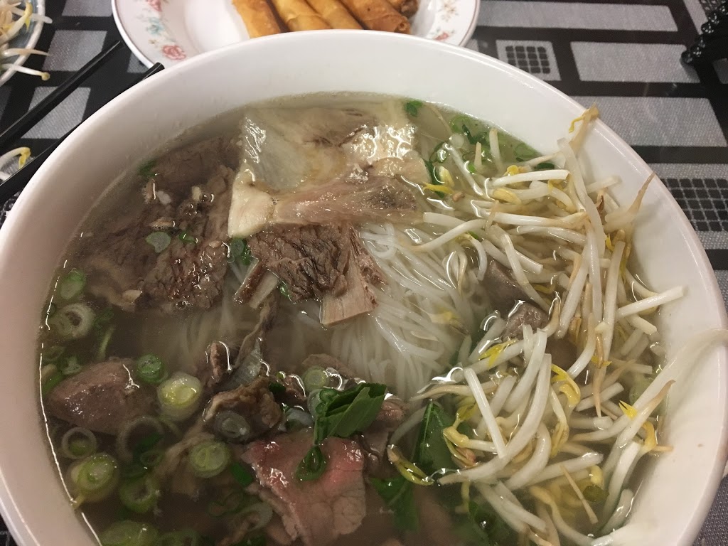 Mr Pho Vietnamese Restaurant | 1861 Robertson Rd, Nepean, ON K2H 9N5, Canada | Phone: (613) 829-9015