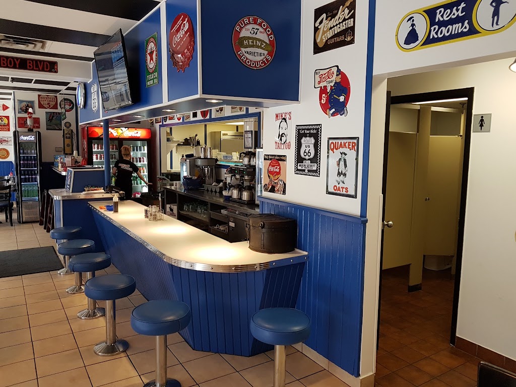 PJs Diner Chemong | 809 Chemong Rd, Peterborough, ON K9H 5B8, Canada | Phone: (705) 874-3463