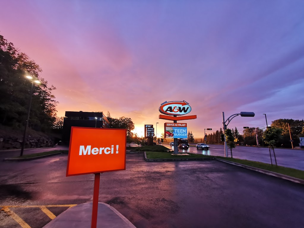 A&W Canada | 700 Av. Taniata, Lévis, QC G6Z 2E2, Canada | Phone: (418) 834-5197