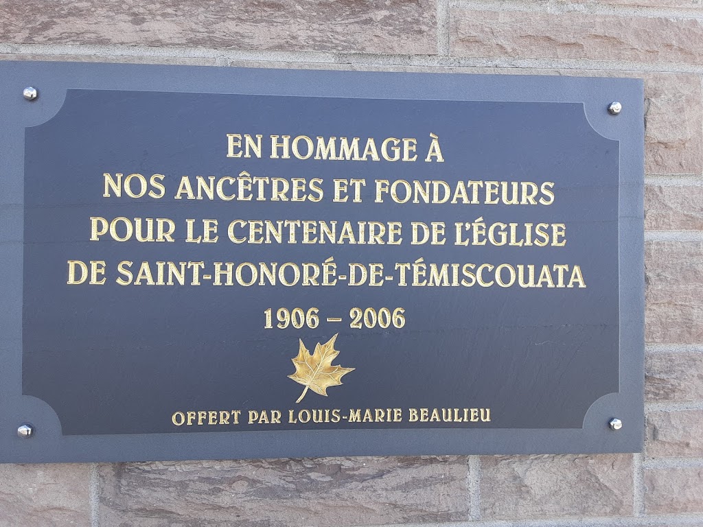 Église Saint-Honoré | 102 Rue Principale, Saint-Honoré-de-Témiscouata, QC G0L 3K0, Canada | Phone: (418) 497-3941