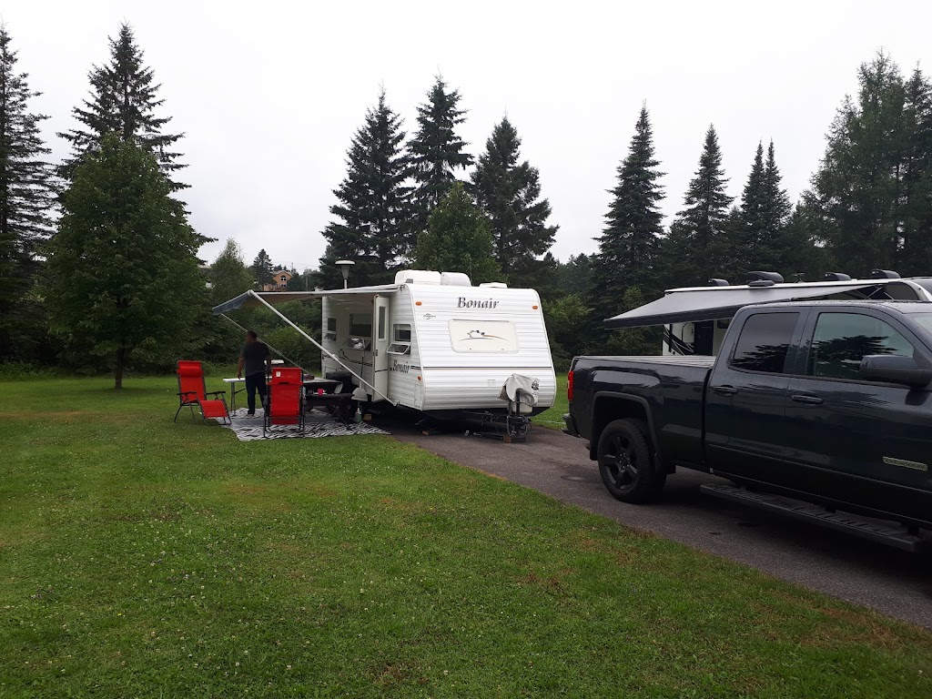 Camping Sainte-Véronique | 320 Ch du Tour du Lac Tibériade, Rivière-Rouge, QC J0T 1T0, Canada | Phone: (819) 275-2155
