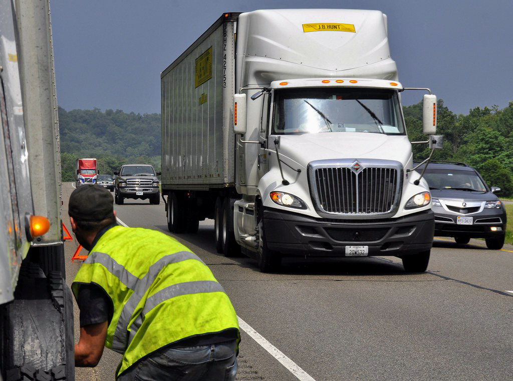 UNITED TRUCK AND TRAILER 24/7 MOBILE REPAIR | 59 Rivitt Pl, Scarborough, ON M1X 0A9, Canada | Phone: (647) 339-7740