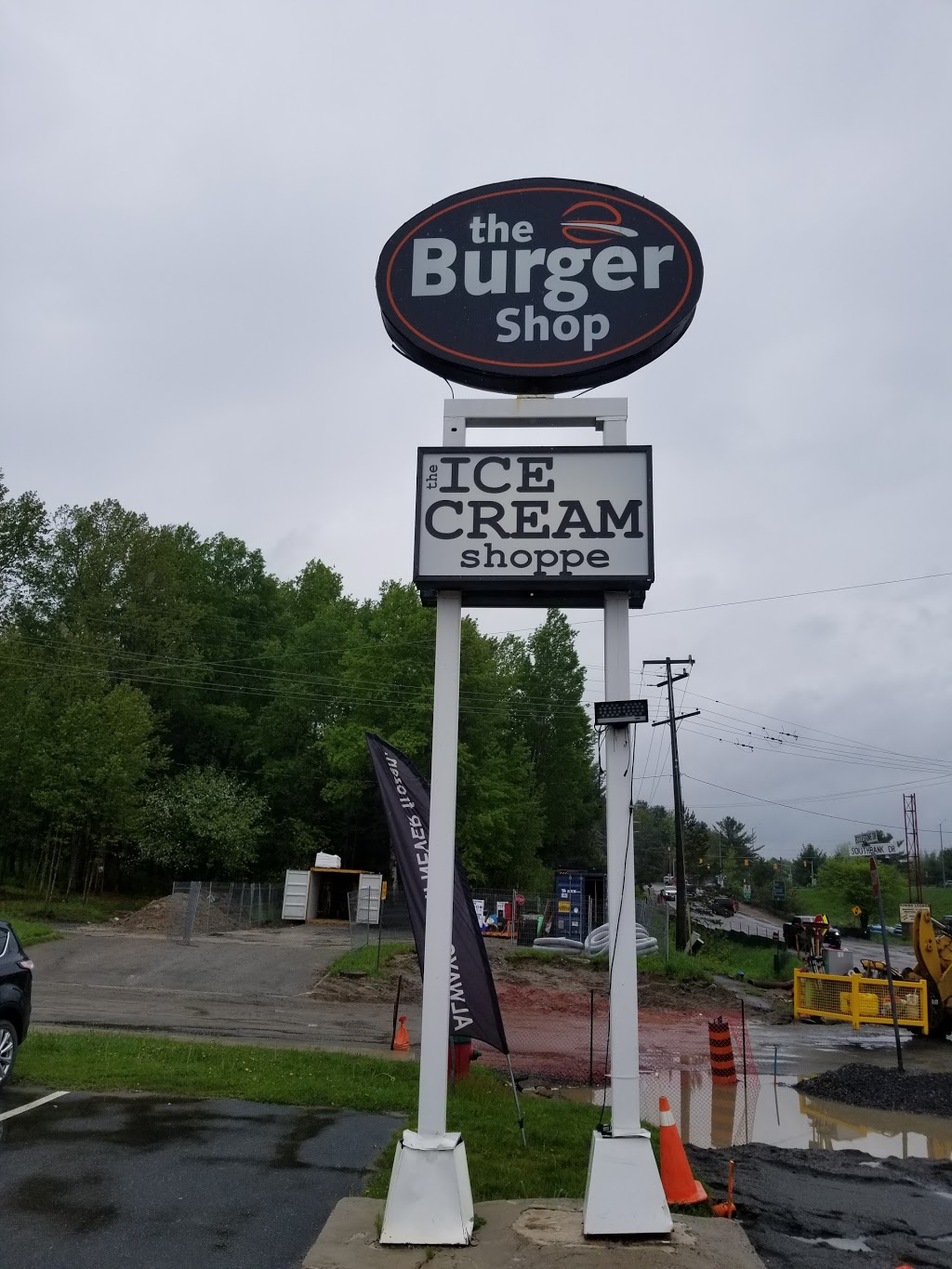 The Burger Shop | 309 Ecclestone Dr, Bracebridge, ON P1L 1G6, Canada | Phone: (705) 645-0355