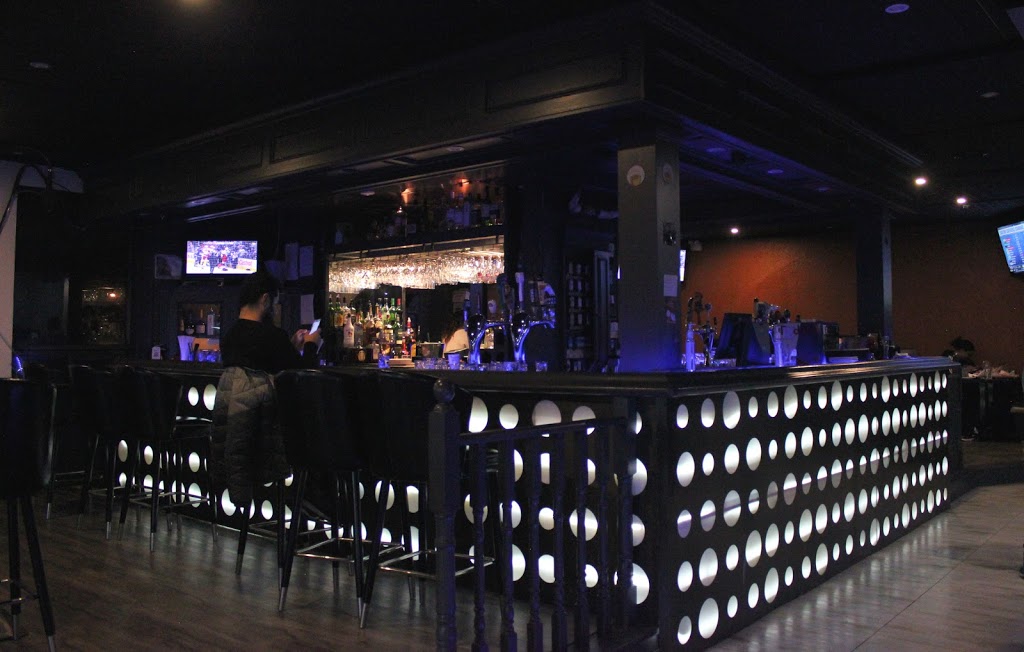 Chalkers Sports Bar and Grill | 247 Marlee Ave, North York, ON M6B 1N3, Canada | Phone: (416) 789-2531