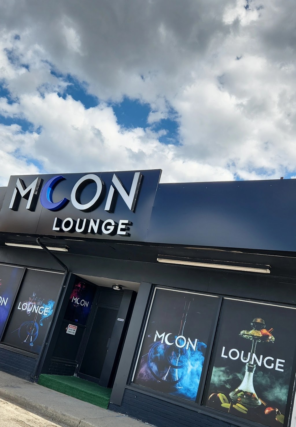 Moon Lounge | 1811 Lawrence Ave E, Scarborough, ON M1R 2Y3, Canada | Phone: (647) 809-9552