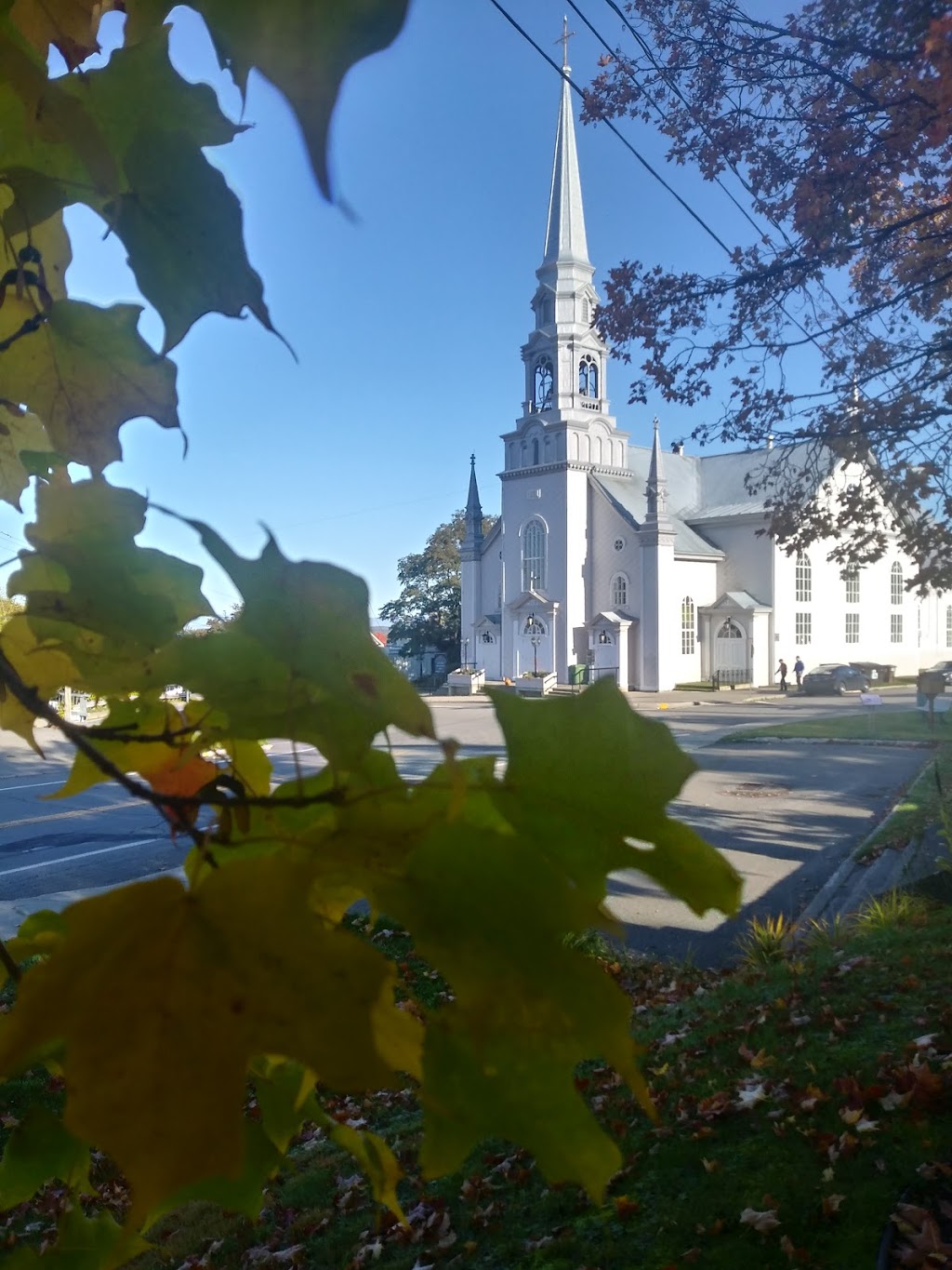 St. Pacôme Presbytery | 222 Bd Bégin, Saint-Pacôme, QC G0L 3X0, Canada | Phone: (418) 852-2095