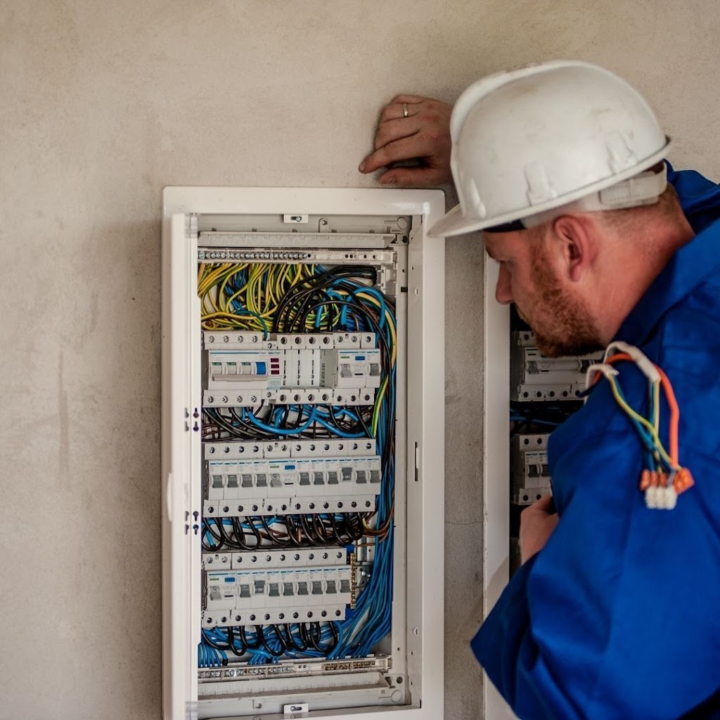 Electrician Pros Lethbridge | 2715 28 St S 309 A, Lethbridge, AB T1K 8J9, Canada | Phone: (587) 850-2902