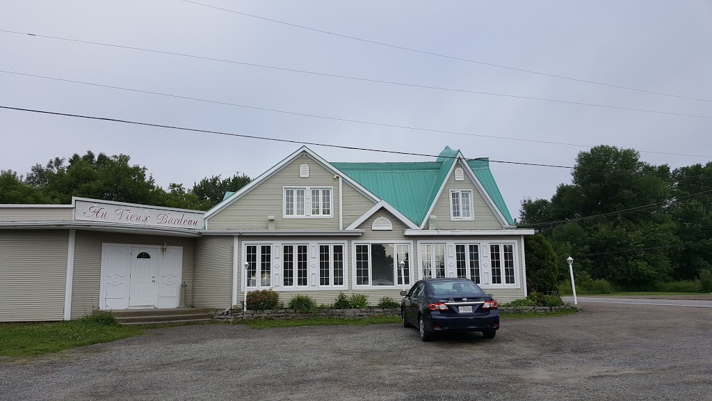 Hôtel Aux Vieux Bardeaux | 479 Chemin du Roy, Grondines, QC G0A 1W0, Canada | Phone: (418) 286-3812