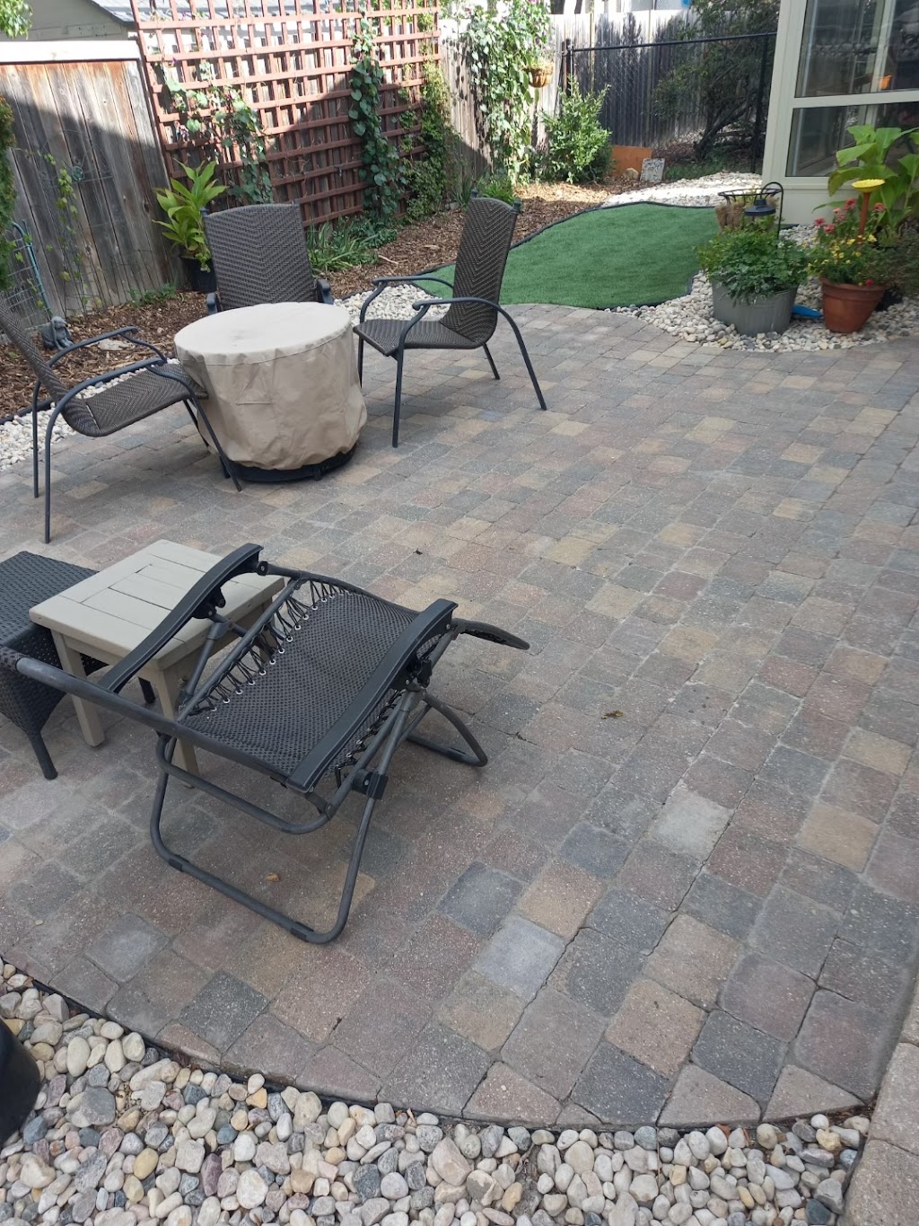 Donaldson Paving Stone Landscaping & Construction | 485 St Annes Rd, Winnipeg, MB R2M 3E2, Canada | Phone: (204) 815-4113