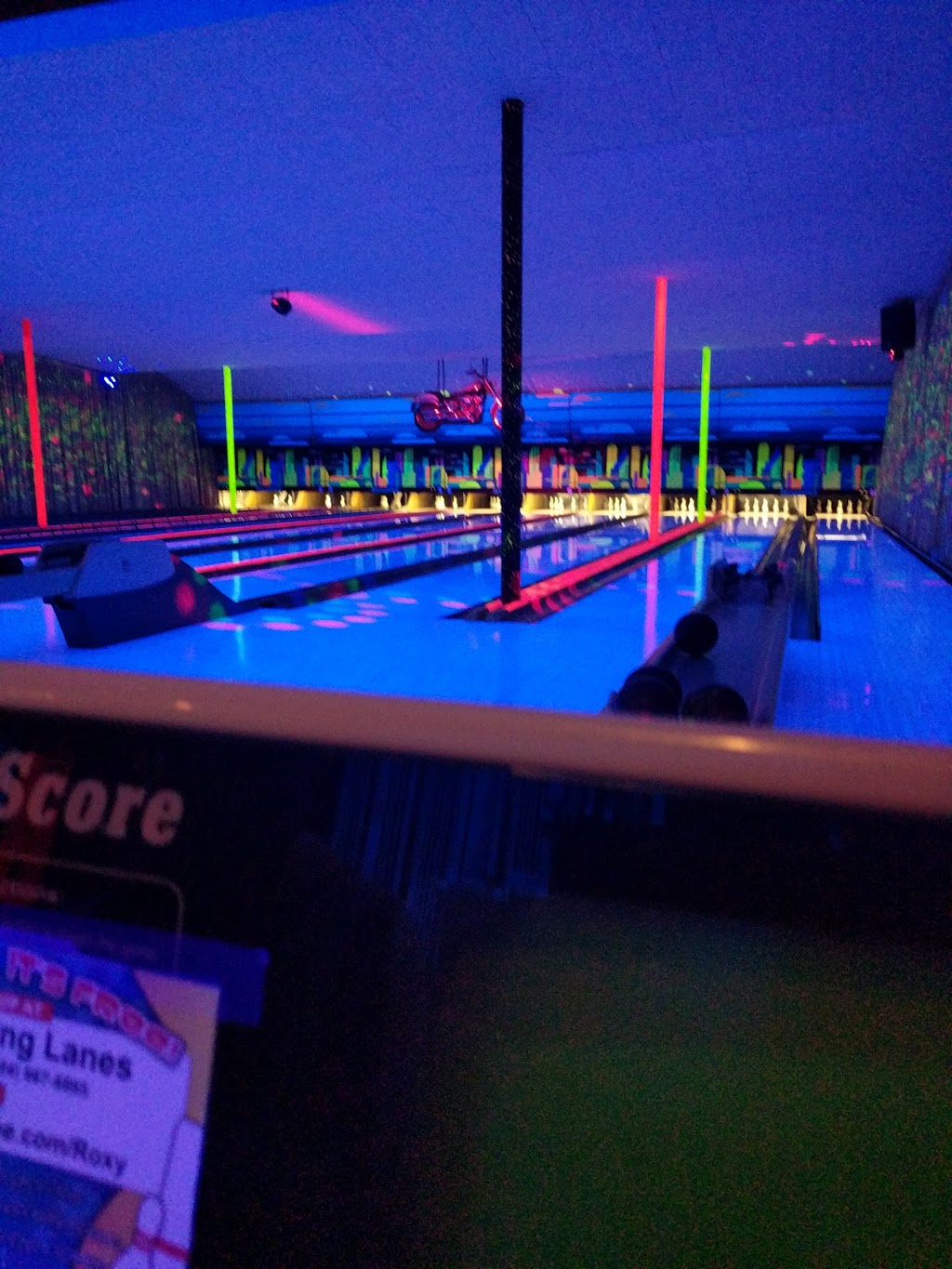 Roxy Lanes | 385 Henderson Hwy, Winnipeg, MB R2K 2H3, Canada | Phone: (204) 667-6865