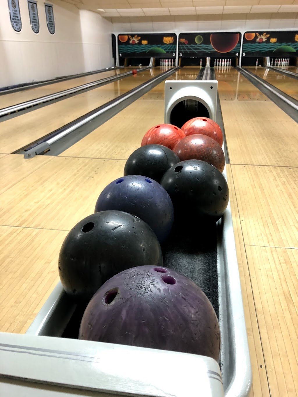 Parkway Bowl | 67 Ellesmere Rd, Scarborough, ON M1R 4B7, Canada | Phone: (416) 447-1761