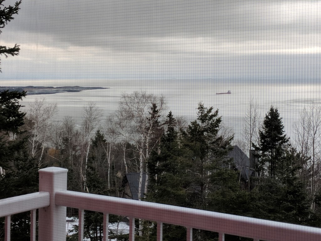 Gîte au fleuve bercant 4 soleils | 6 chemin des Cerisiers, Baie-Saint-Paul, QC G3Z 3H3, Canada | Phone: (418) 435-0233