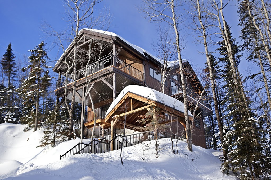 Chalet Charlevoix Mirador sur le fief 2 | 156 Chemin du Fief, Petite-Rivière-Saint-François, QC G0A 2L0, Canada | Phone: (418) 661-2033