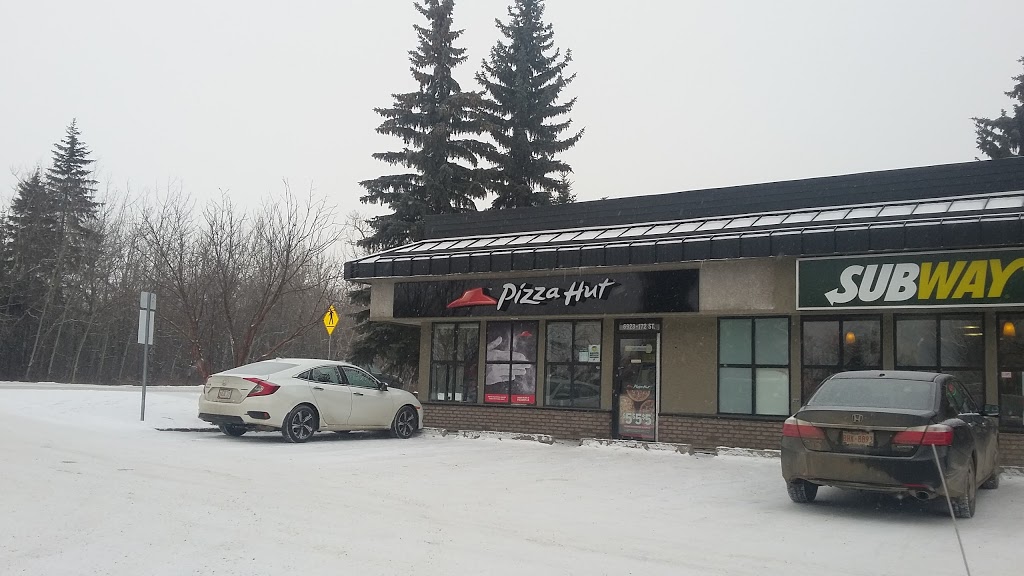 Pizza Hut | 6923 172 St NW, Edmonton, AB T5T 2P7, Canada | Phone: (780) 310-1010